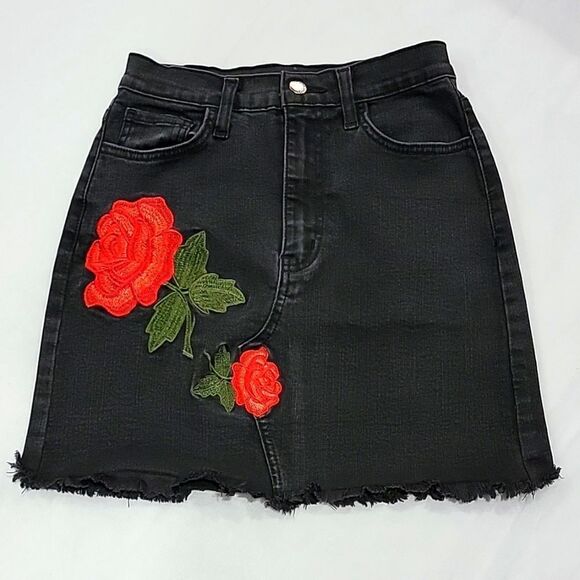🖤5/$20🖤 FASHION NOVA.. black jean skirt.. - Picture 1 of 13